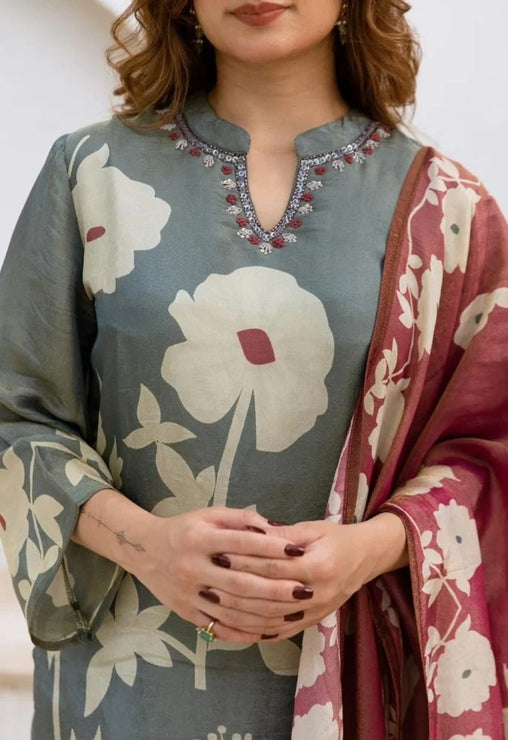 TRENTING KURTI