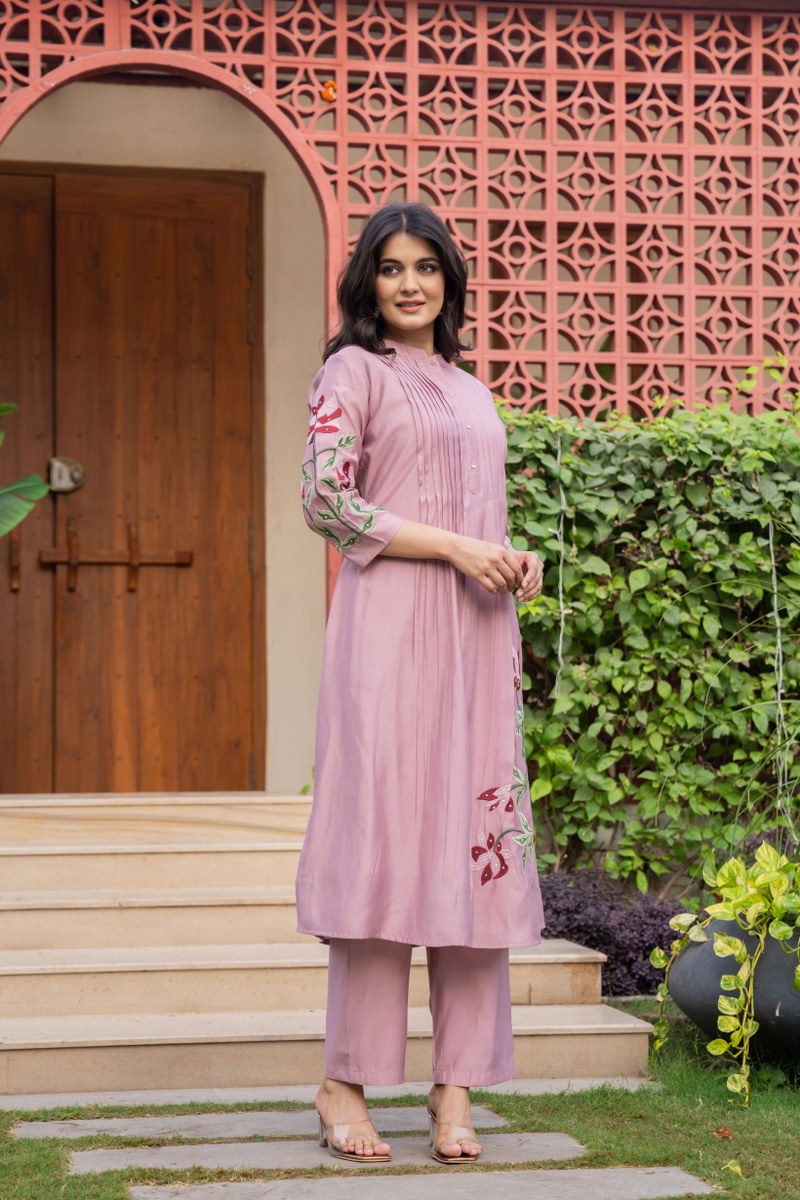 ROSE CHARM KURTI SET