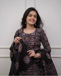 A Glimpes of Tradition kurti