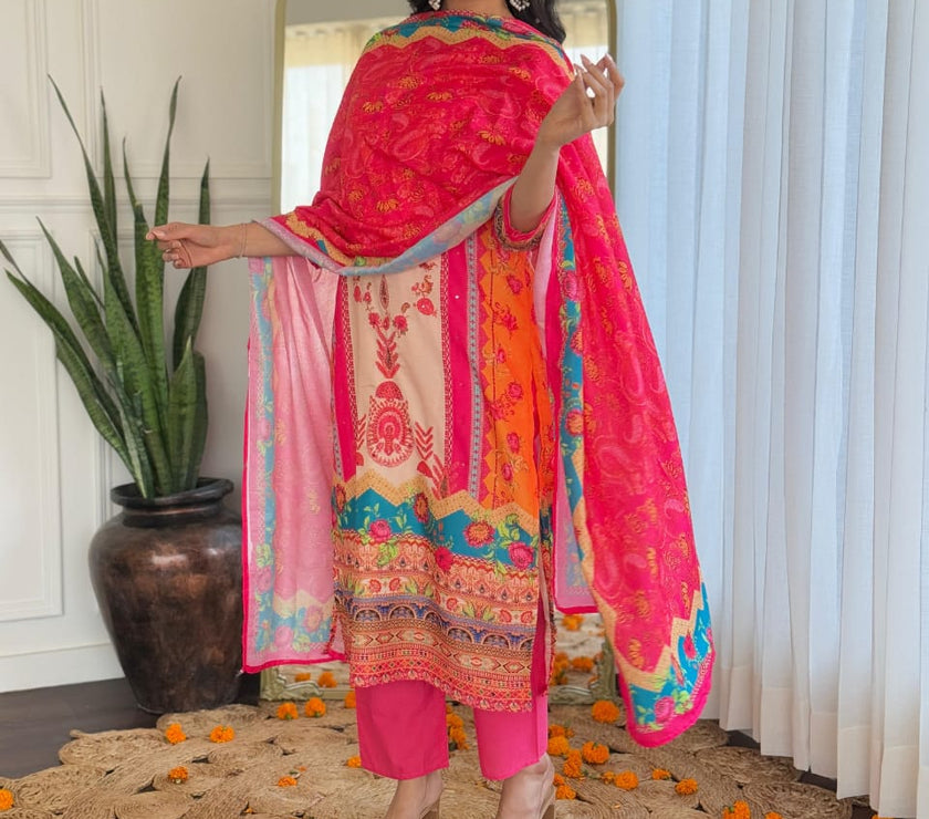 TRADITIONAL PAKISTANI WEAR