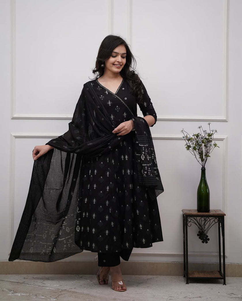 ANGARKHA STYLE ANARKALI KURTA SET